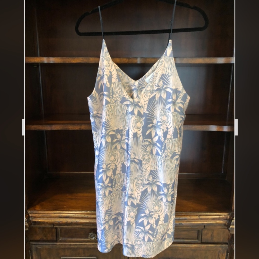Sam & Lavi: dress
